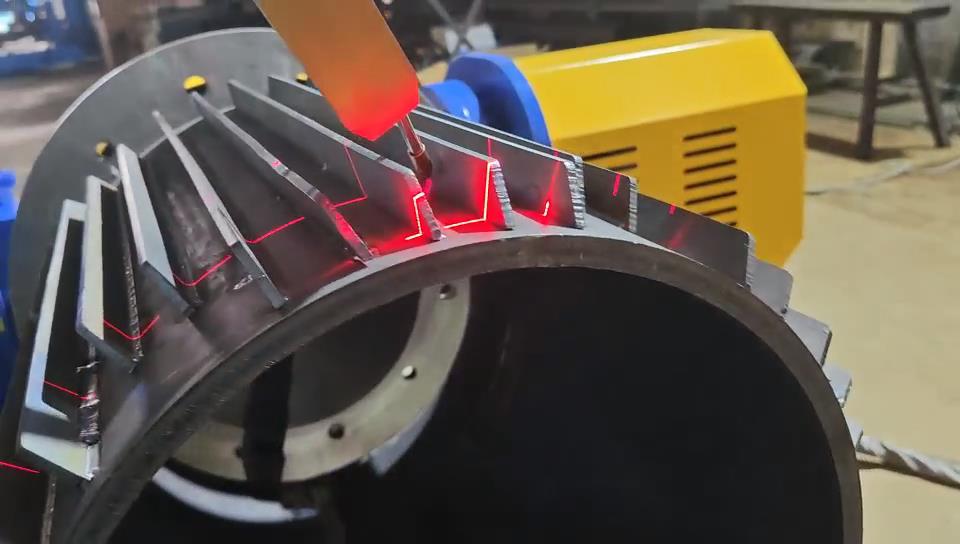 创想智控激光焊缝跟踪器：电机外壳高效智能焊接的新突破