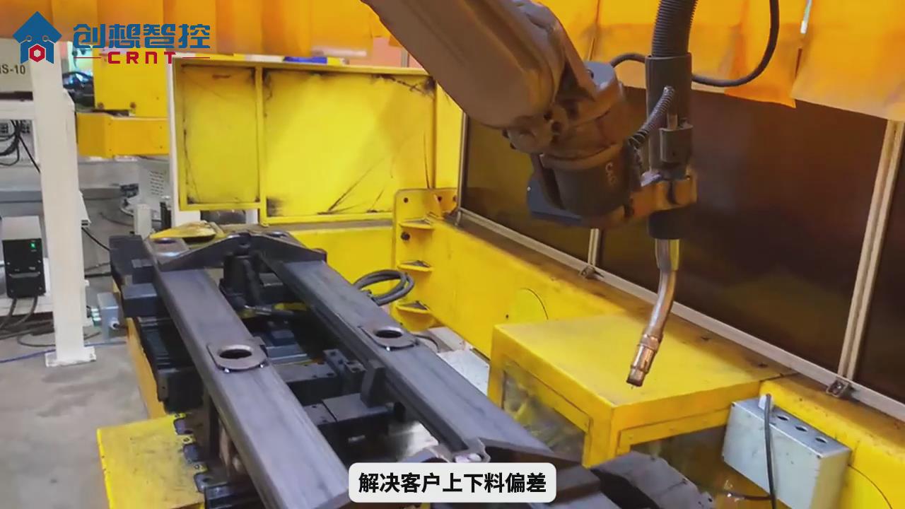 创想智控激光焊缝跟踪系统协同松下机器人自动焊接高机贴板的应用