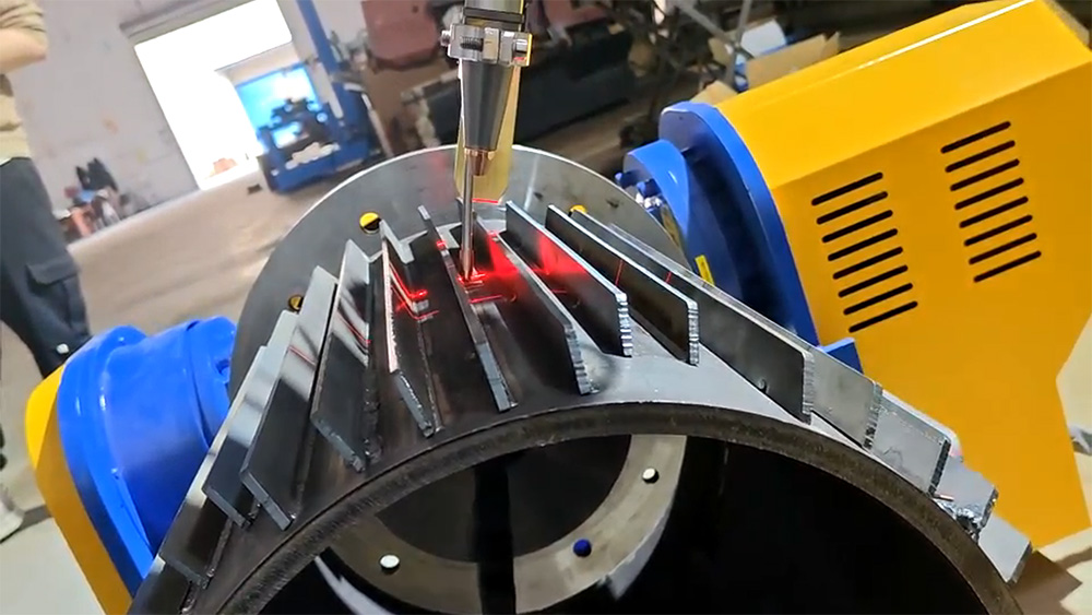 创想智控激光焊缝跟踪器：电机外壳高效智能焊接的新突破