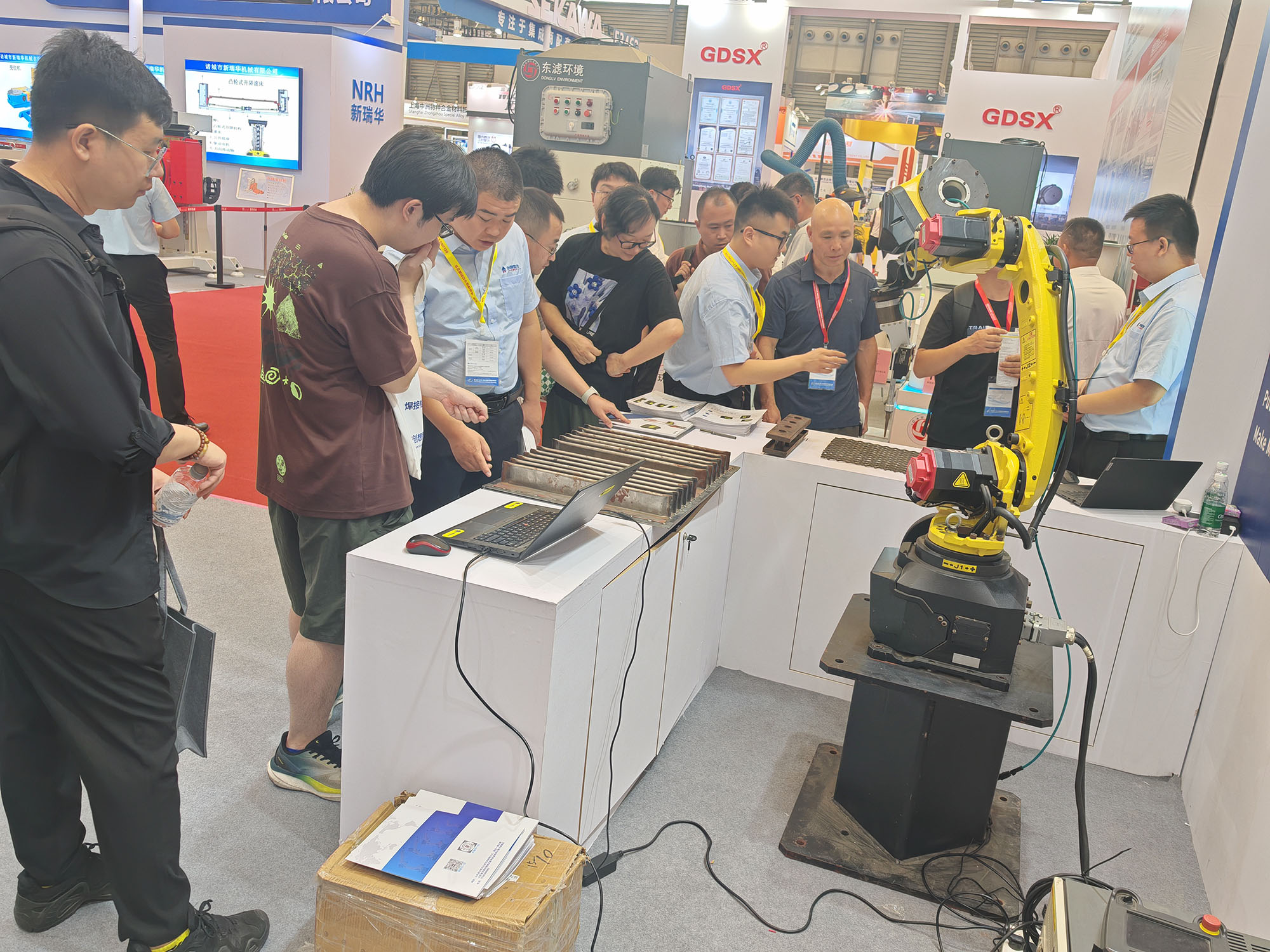 创想智控亮相第28届北京·埃森焊接展，免示教与零前置焊缝跟踪技术引爆现场关注