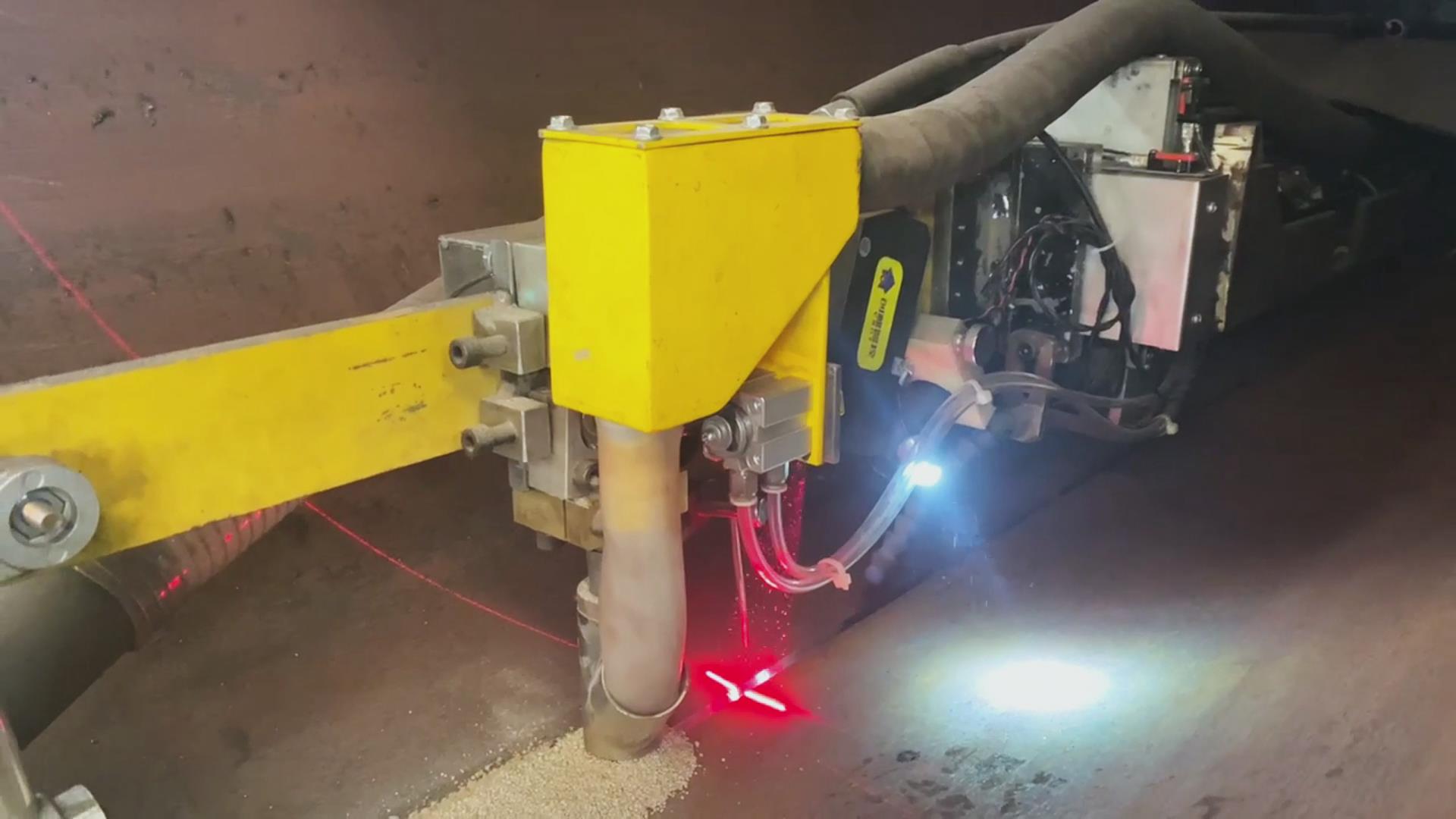 激光焊缝跟踪传感器助力石油管道焊接自动化，实现高效精准升级