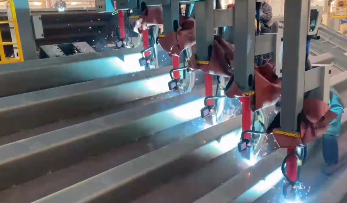 激光位移传感器在机器人引导与自动定位中的应用