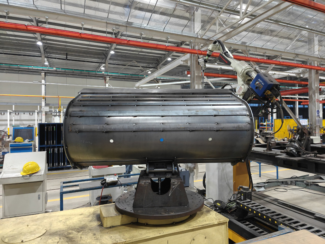 焊接机器人智能化升级：创想智控焊缝视觉跟踪系统在建筑工程挖斗焊接中的应用